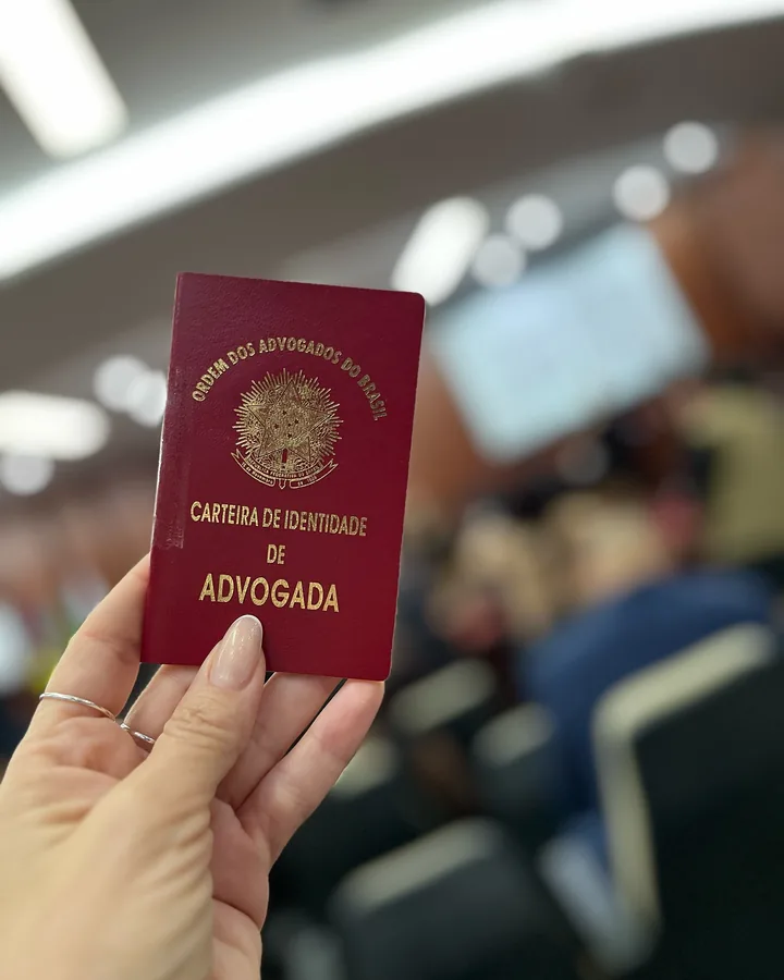 Carteira de identidade de advogada da OAB
